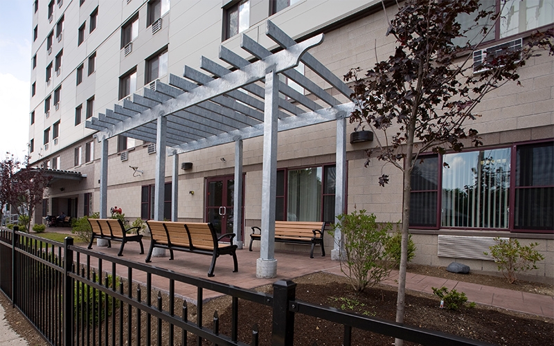 Pocasset Manor outdoor seating area