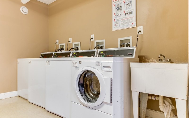 Garfield Hills laundry room