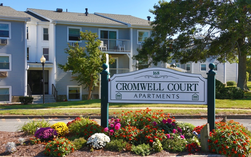 Cromwell Court sign