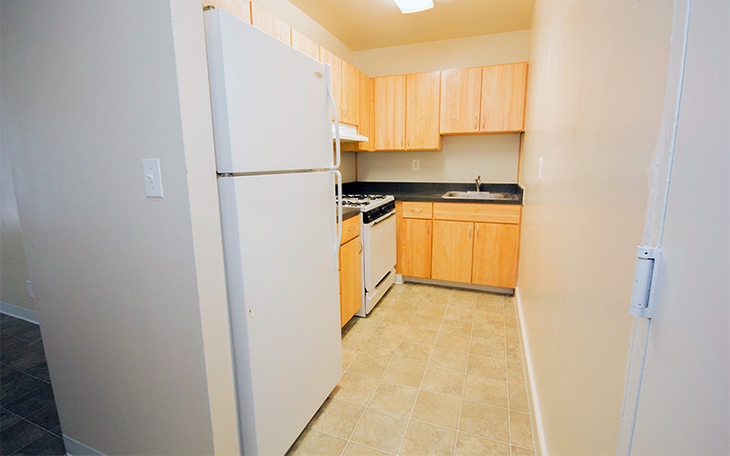 Cutler Manor Apartment kitchen