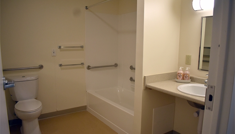 Oxford Place and Gardens bathroom