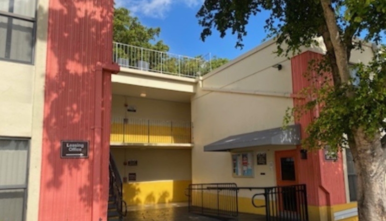 Cutler Manor exterior