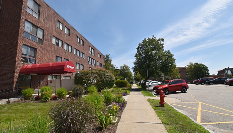 Riverview walkway and entrance