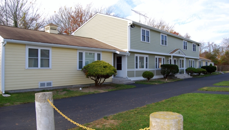 Fieldstone Apartments exterior