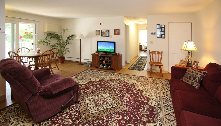 King's Landing unit living room
