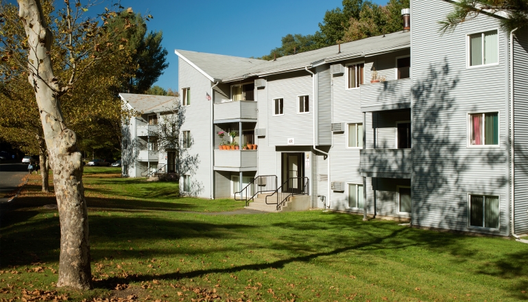 Meadowbrook Apartments exterior