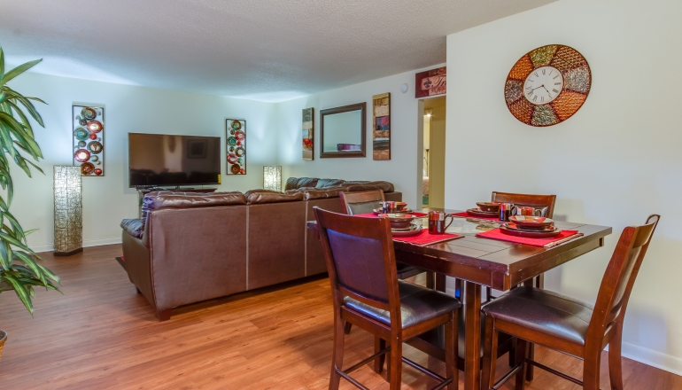 Middletowne Apartments living and dining room