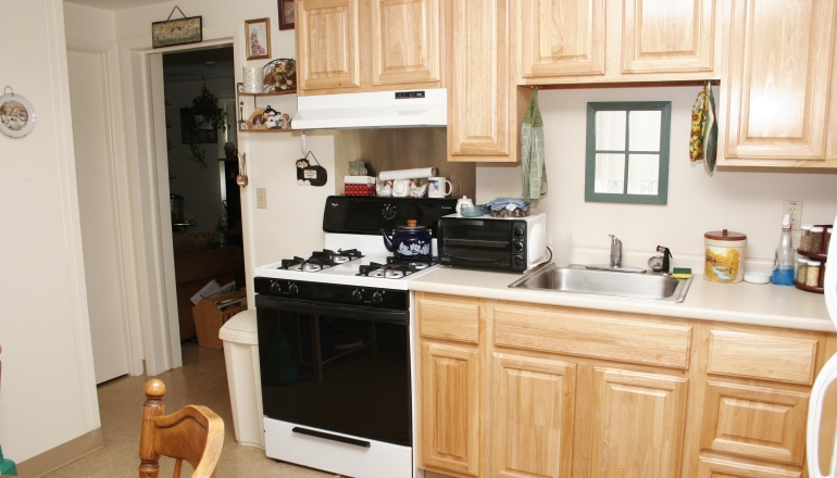 Water's Edge unit kitchen